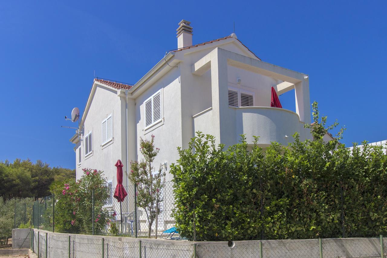 Apartments Villa Tribunj Tribalj Exterior foto